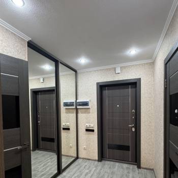Продается 1-комнатная квартира, 42,7 м²