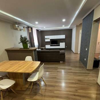 Сдается 2-х комнатная квартира, 65 м²