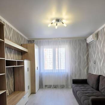Сдается 1-комнатная квартира, 36 м²