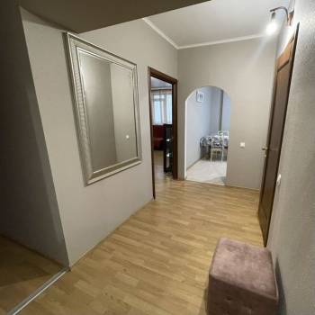 Сдается 1-комнатная квартира, 53 м²