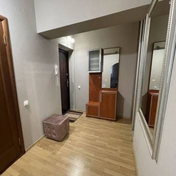 Сдается 1-комнатная квартира, 53 м²