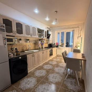 Продается 1-комнатная квартира, 38 м²