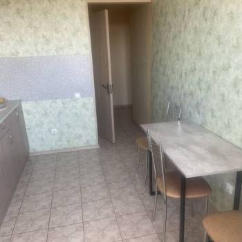 Продается 1-комнатная квартира, 37 м²