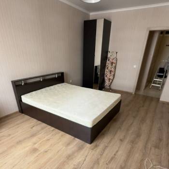 Продается 1-комнатная квартира, 45,7 м²
