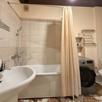 Сдается Многокомнатная квартира, 100 м²