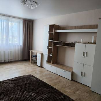 Сдается 2-х комнатная квартира, 94 м²