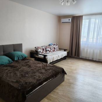 Сдается 2-х комнатная квартира, 94 м²