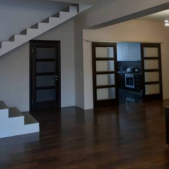 Продается Дом, 360 м²