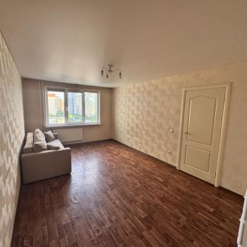 Продается 1-комнатная квартира, 37,4 м²