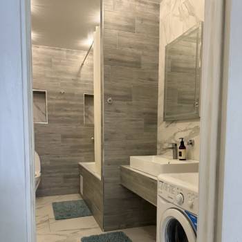Сдается 2-х комнатная квартира, 75 м²