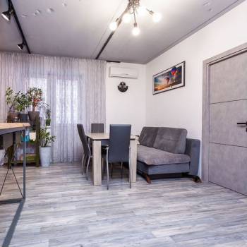 Продается Многокомнатная квартира, 82,5 м²