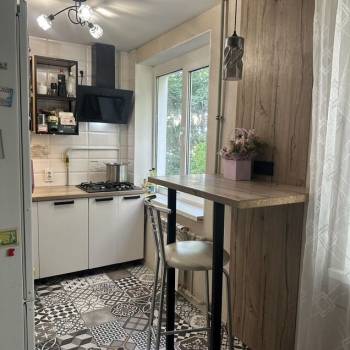 Продается Многокомнатная квартира, 72 м²