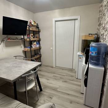 Продается Многокомнатная квартира, 72 м²