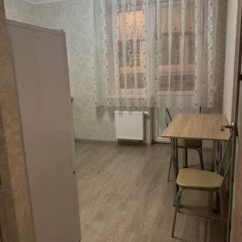 Сдается 1-комнатная квартира, 49 м²