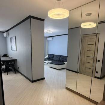 Сдается 2-х комнатная квартира, 60 м²