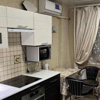 Продается 1-комнатная квартира, 37 м²