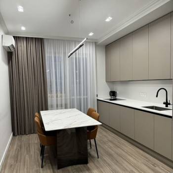 Сдается 2-х комнатная квартира, 80 м²