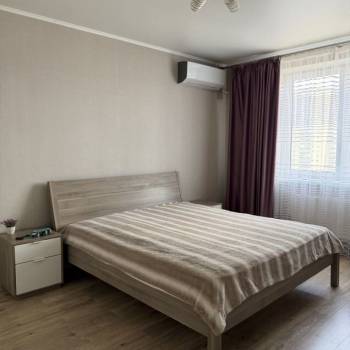 Сдается 1-комнатная квартира, 43 м²