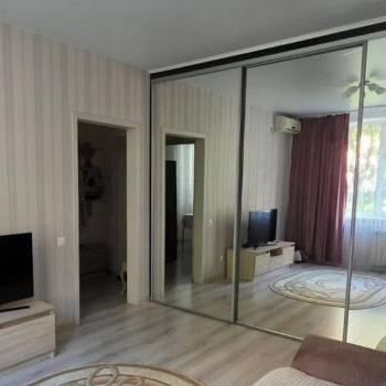 Продается 1-комнатная квартира, 32 м²