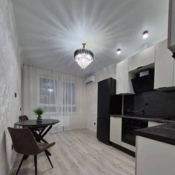 Продается 1-комнатная квартира, 38 м²