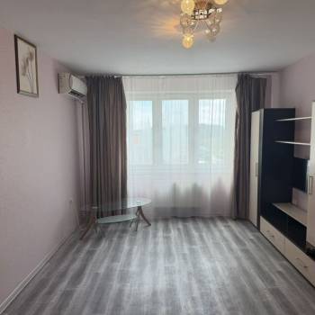 Продается 1-комнатная квартира, 37,6 м²