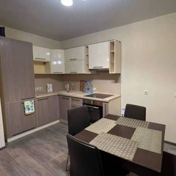 Сдается 1-комнатная квартира, 42 м²