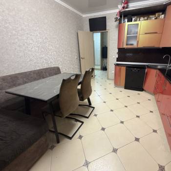 Продается 2-х комнатная квартира, 60 м²