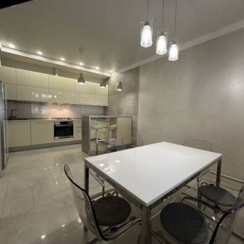 Продается Многокомнатная квартира, 150 м²