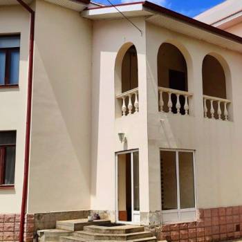 Продается Дом, 325 м²