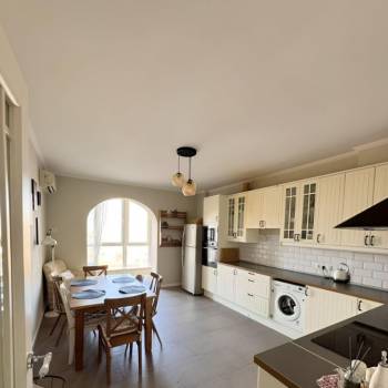 Сдается 2-х комнатная квартира, 96 м²