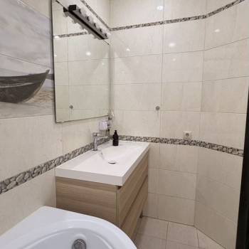 Продается 2-х комнатная квартира, 93,5 м²