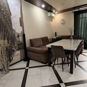 Продается 2-х комнатная квартира, 93,5 м²