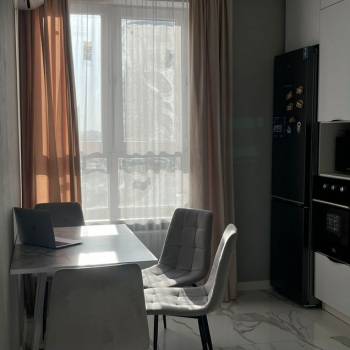 Сдается 1-комнатная квартира, 40 м²