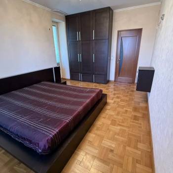 Продается Многокомнатная квартира, 120 м²