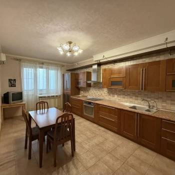 Продается Многокомнатная квартира, 120 м²