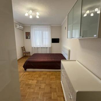Продается Многокомнатная квартира, 120 м²