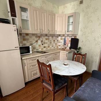 Сдается 1-комнатная квартира, 42 м²