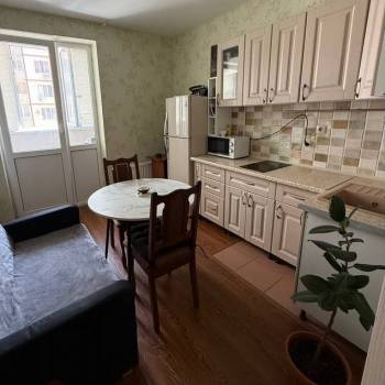 Сдается 1-комнатная квартира, 42 м²