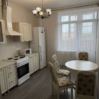 Сдается 1-комнатная квартира, 42 м²