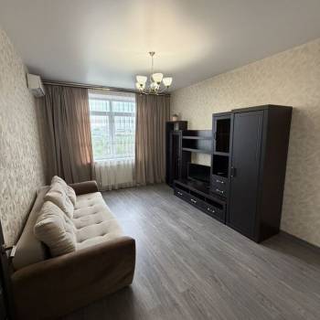Сдается 1-комнатная квартира, 42 м²