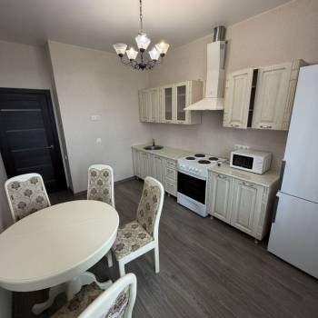 Сдается 1-комнатная квартира, 42 м²