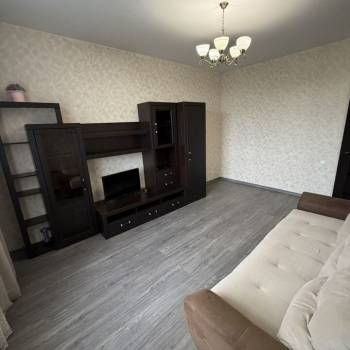 Сдается 1-комнатная квартира, 42 м²