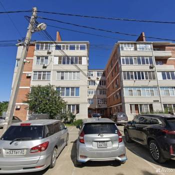 Продается 1-комнатная квартира, 50,4 м²
