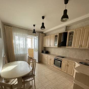 Сдается 2-х комнатная квартира, 72 м²
