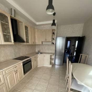 Сдается 2-х комнатная квартира, 72 м²