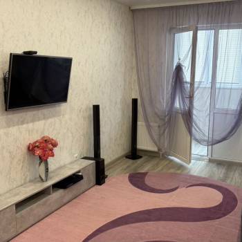Продается 1-комнатная квартира, 55 м²