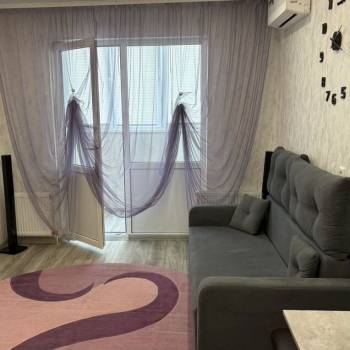 Продается 1-комнатная квартира, 55 м²