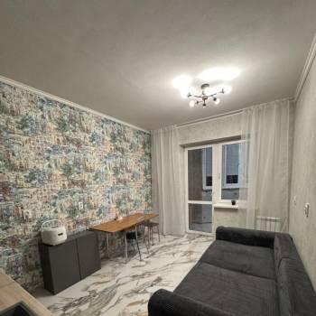 Сдается 1-комнатная квартира, 63 м²