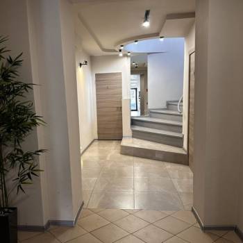 Сдается Нежилое помещение, 320 м²