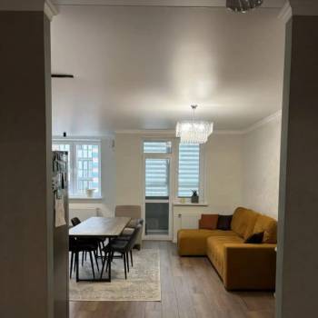 Продается 1-комнатная квартира, 65 м²
